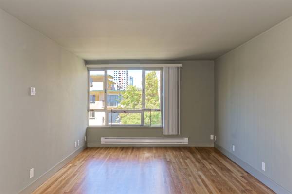 0BR/1BA Apartment · Oakland photo 3