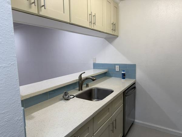 Condos on Imperial Way · Daly City photo 4