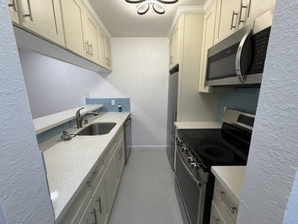 Condos on Imperial Way · Daly City photo 3