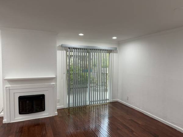 Condos on Imperial Way · Daly City