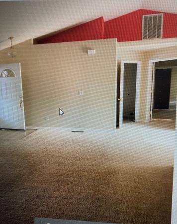 3BR/2BA Single Family House · Hidden Valley Lake photo 4