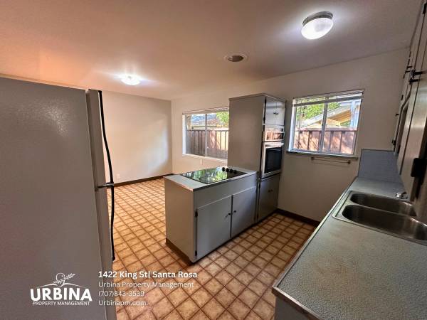 2BR/1BA Duplex on King Street · Santa Rosa photo 5