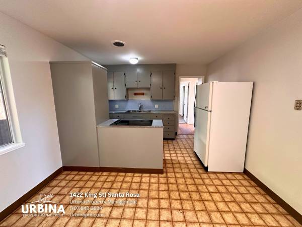 2BR/1BA Duplex on King Street · Santa Rosa photo 4