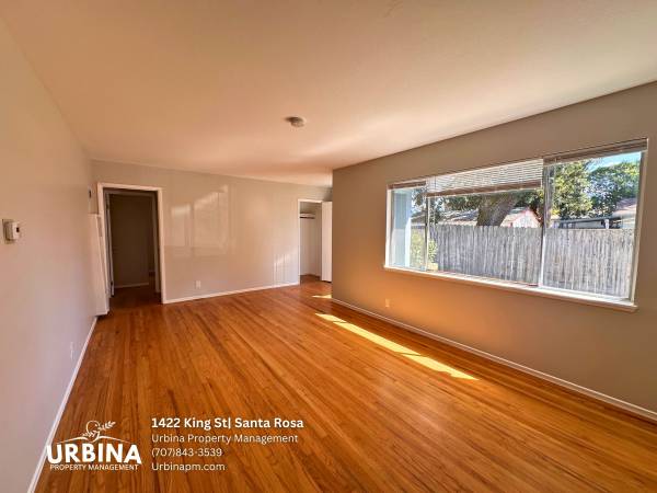 2BR/1BA Duplex on King Street · Santa Rosa photo 3