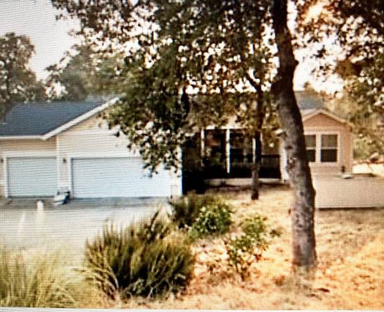 3BR/2BA Single Family House · Hidden Valley Lake photo 4