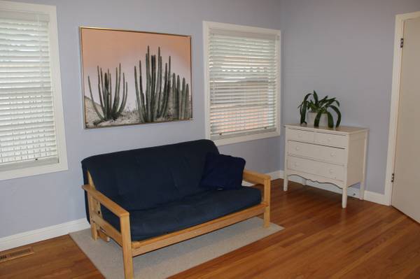 0BR/1BA In Law Adu · Fairfax photo 3