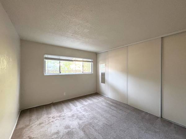 2BR/1BA Apartment on Blake Street 103 · Berkeley photo 4