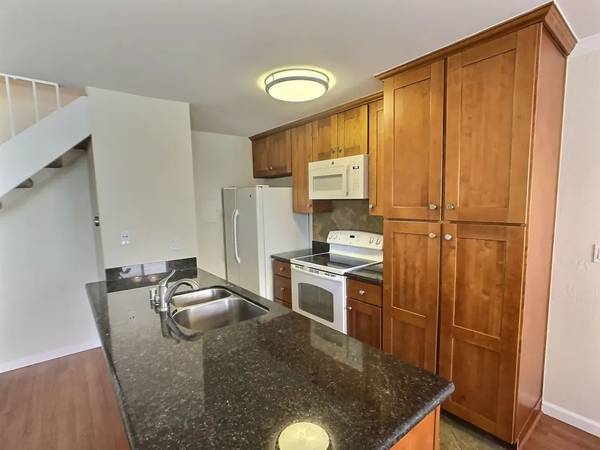 2BR/1BA Single Family House on Coy Dr · San Jose photo 4