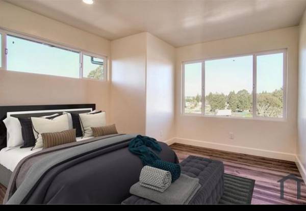 3BR/3BA Townhouse · Watsonville photo 3