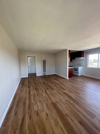 1BR/1BA Apartment on 9th Ave. · Oakland photo 2