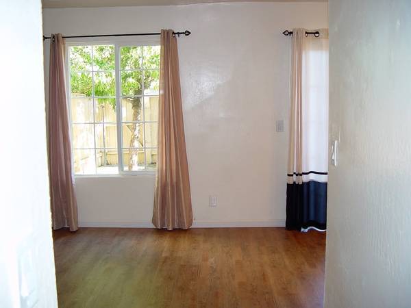 3BR/2BA Townhouse · Santa Rosa photo 5
