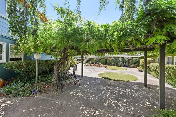 1BR/1BA Apartment · Albany photo 4