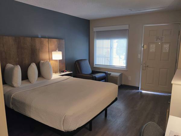 1BR/1BA Apartment · Mountain View photo 4