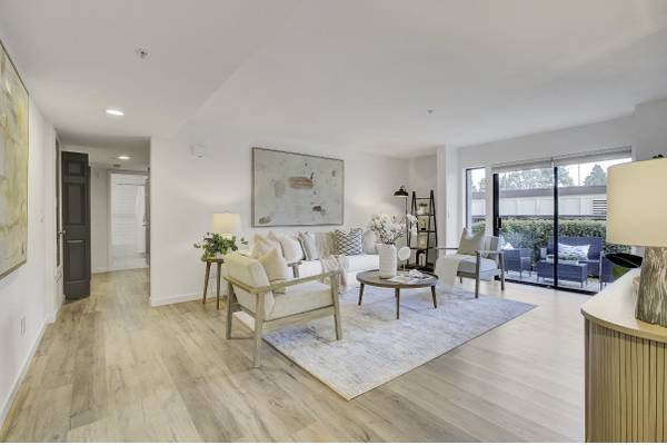 1BR/1BA Condo · Palo Alto