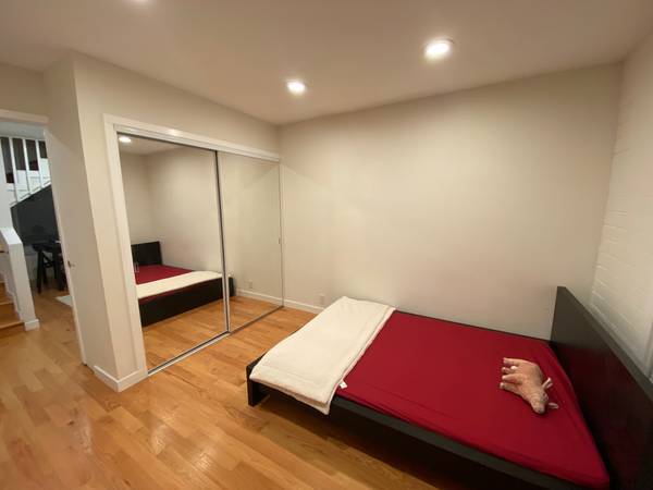 1BR/1BA Duplex · Emeryville