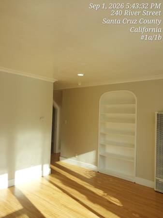 4BR/2BA Single Family House · Santa Cruz photo 4