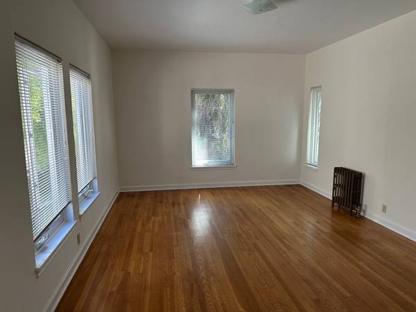 2BR/1BA Apartment · Berkeley photo 2