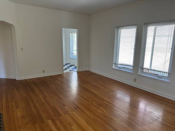 2BR/1BA Apartment · Berkeley photo 4