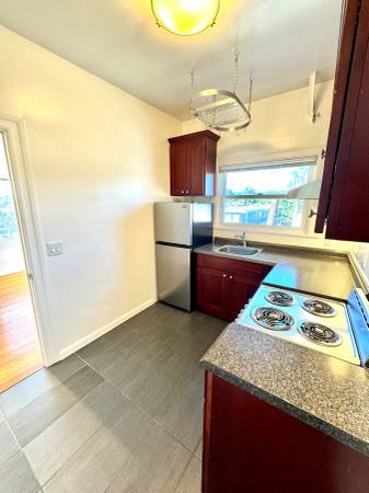 0BR/1BA Apartment · Oakland
