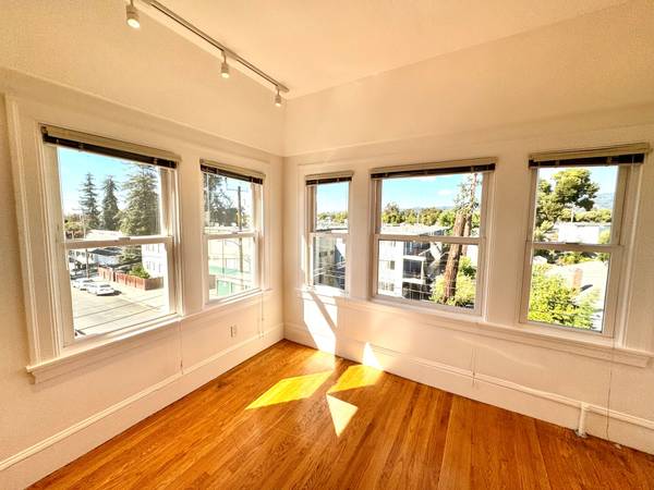 0BR/1BA Apartment · Oakland photo 4