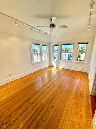 0BR/1BA Apartment · Oakland photo 5