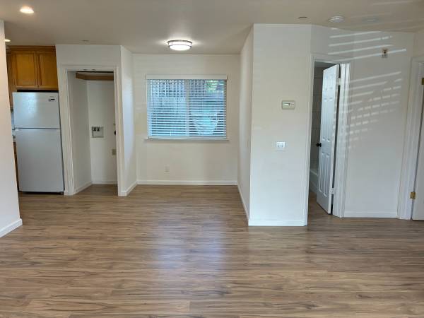 2BR/2BA Single Family House on Vallejo Ave · Boyes Hot Springs photo 4