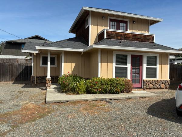 2BR/2BA Single Family House on Vallejo Ave · Boyes Hot Springs photo 2