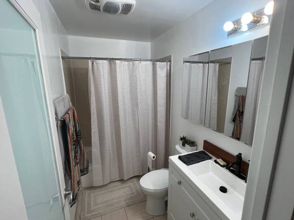 2BR/1BA Apartment · Lafayette photo 4