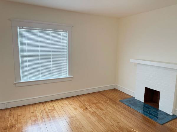 2BR/1BA Single Family House · Petaluma