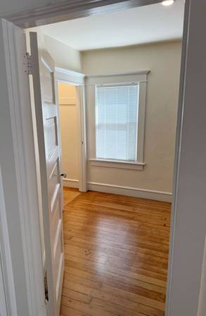 2BR/1BA Single Family House · Petaluma photo 3