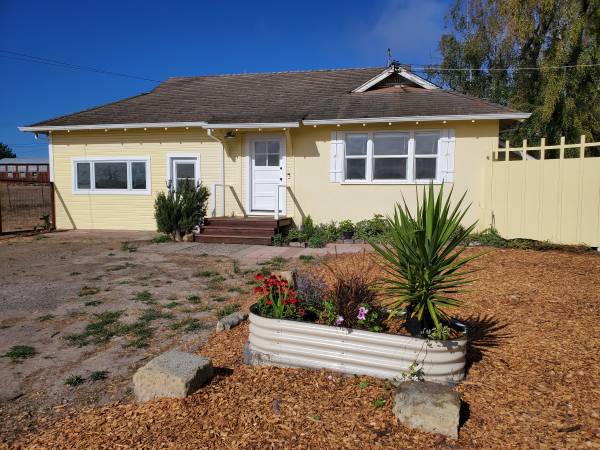 2BR/1BA Single Family House · Petaluma