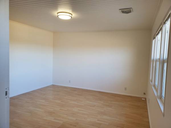 2BR/1BA Single Family House · Petaluma photo 2