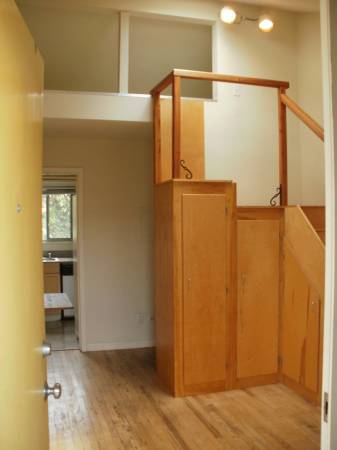 0BR/1BA Townhouse · Berkeley photo 2