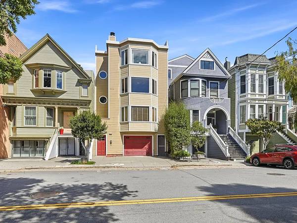 3BR/2BA Flat on Fulton St · San Francisco