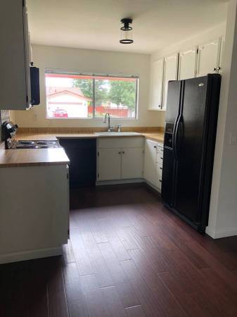 4BR/2BA Single Family House · Moraga