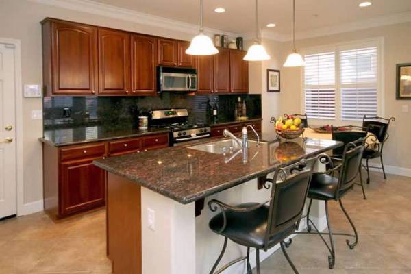 4BR/3BA Single Family House · Watsonville photo 2