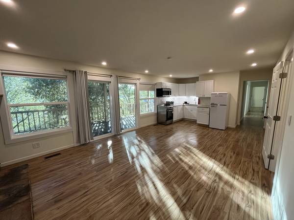 2BR/1BA Duplex · Novato photo 3