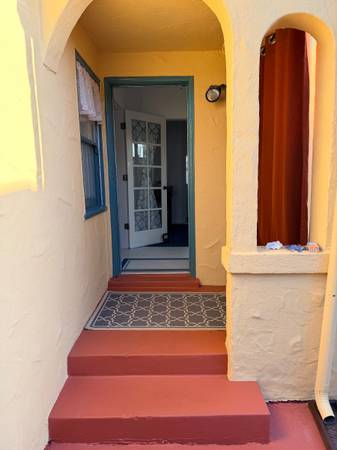 2BR/1BA Single Family House · Santa Cruz photo 2