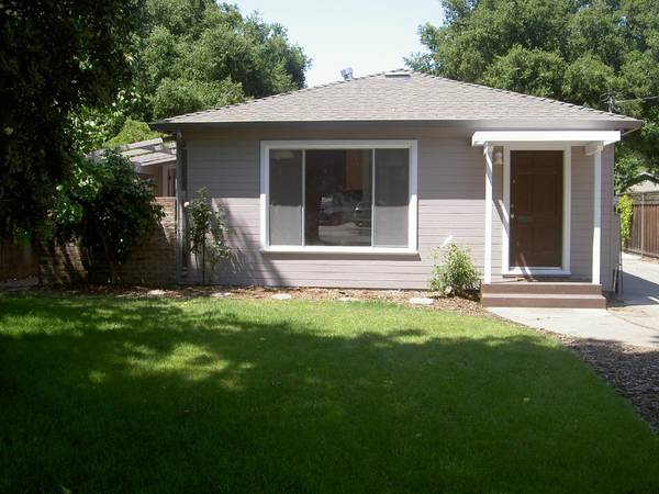 3BR/1BA Single Family House · Palo Alto