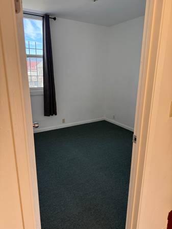2BR/1BA Duplex · Oakland photo 5