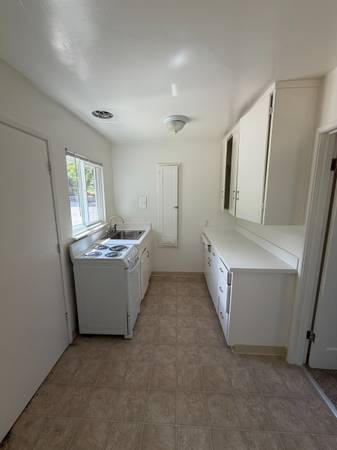 0BR/1BA Apartment on E 30th St · Oakland photo 5