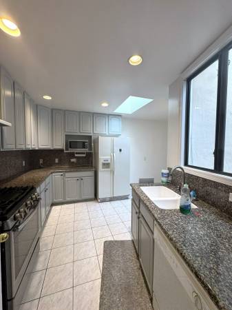4BR/3BA Single Family House · San Francisco photo 5