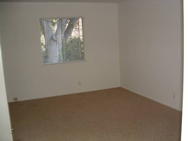 0BR/1BA Apartment on N. Sunnyvale Ave. · Sunnyvale photo 4