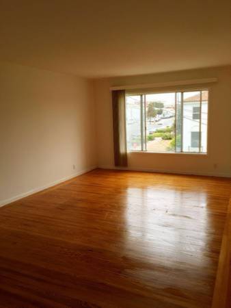 2BR/1BA Duplex · San Francisco photo 4