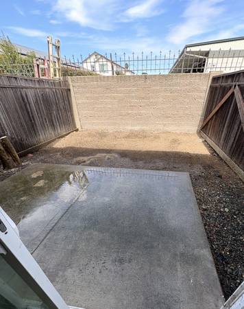 2BR/3BA Townhouse · Fairfield photo 5