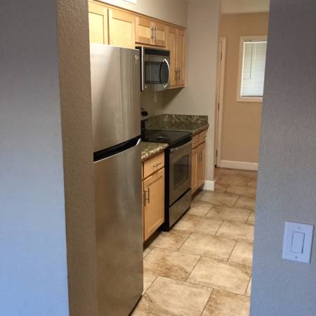 2BR/3BA Townhouse · Fairfield photo 2