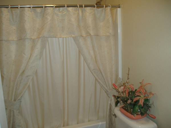 4BR/3BA Single Family House · Lathrop photo 5