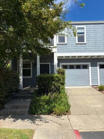 3BR/3BA Townhouse on Piper Ln · El Verano photo 2