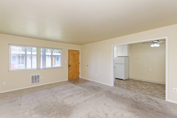 2BR/1BA Apartment · San Leandro photo 5