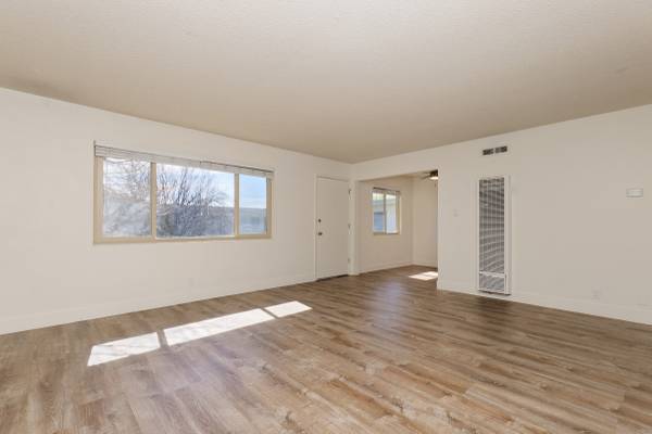 2BR/1BA Apartment · Hayward